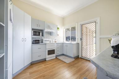 House For Sale - NSW - Grafton - 2460 - THE STREET NOBODY KNOWS ABOUT  (Image 2)
