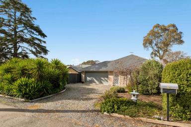 House For Sale - SA - Balhannah - 5242 - Made for easy living (Image 2)