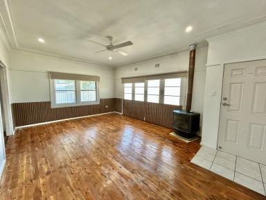 House For Lease - NSW - Tamworth - 2340 - Newly Updated in East  (Image 2)