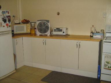 Unit For Lease - QLD - Ingham - 4850 - MODERN LOW SET UNIT IN TOWN  (Image 2)