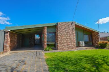 Unit For Sale - VIC - Myrtleford - 3737 - Quiet Location Close to Schools, Golf & Recreation  (Image 2)