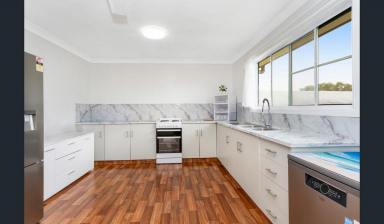 House For Sale - QLD - Ingham - 4850 - CHARMING RENOVATED HOME ON TOWN OUTSKIRTS! (Image 2)