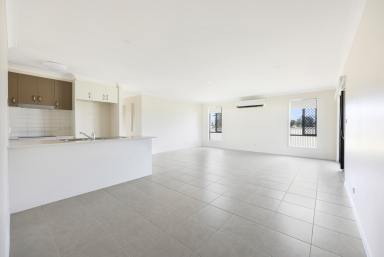 House For Lease - NSW - Tamworth - 2340 - Modern Living in Westdale  (Image 2)