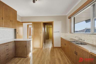 House For Sale - TAS - Ulverstone - 7315 - CENTRAL LOCATION AND LOW MAINTENANCE  (Image 2)