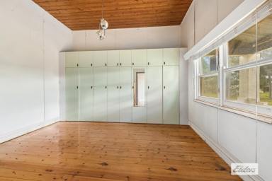 House For Sale - VIC - Serpentine - 3517 - 'Roseneath' – Circa. 1930's Homestead on 7,082sqm (Approx.) With Two Titles (Image 2)