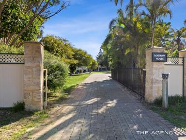 House For Sale - WA - Greenfields - 6210 - A Rare Country Road Estate Residence with Room for Every Chapter. (Image 2)