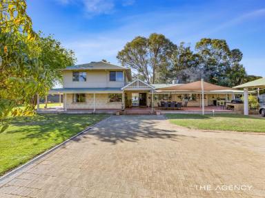 House For Sale - WA - Greenfields - 6210 - A Rare Country Road Estate Residence with Room for Every Chapter. (Image 2)