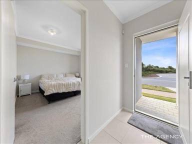 House For Sale - WA - South Yunderup - 6208 - 2023 BUILD, IMMACULATE, MOVE IN READY, DOWNSIZE, INVEST OR NEST (Image 2)