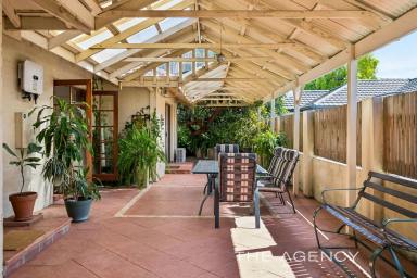 House For Sale - WA - Riverton - 6148 - Flexible Living & Development Opportunity in Riverton (Image 2)