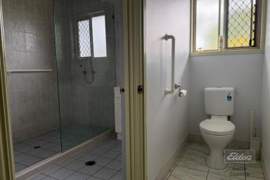 House For Lease - QLD - Tiaro - 4650 - SOLID BRICK 2-BEDROOM HOME WITH ENCLOSED SUNROOM & AIR CONDITIONING (Image 2)