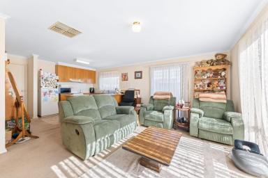Unit For Sale - VIC - Mildura - 3500 - PERFECT INVESTMENT OR FIRST HOME AWAITS  (Image 2)