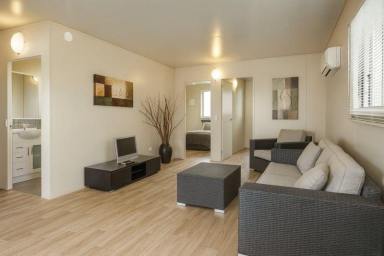 House For Lease - QLD - Lowood - 4311 - HOME FOR RENT...NO BOND...NO CONTRACT... 40+ LIVING (Image 2)