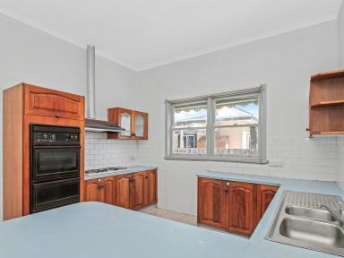 House For Sale - VIC - Bairnsdale - 3875 - VERSATILE MIXED-USE PROPERTY WITH ENDLESS POTENTIAL  (Image 2)