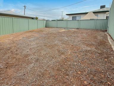 Residential Block For Sale - NSW - Leeton - 2705 - VERSATILE COLOURBOND SHED CLOSE TO TOWN  (Image 2)