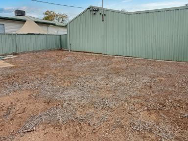 Residential Block For Sale - NSW - Leeton - 2705 - VERSATILE COLOURBOND SHED CLOSE TO TOWN  (Image 2)