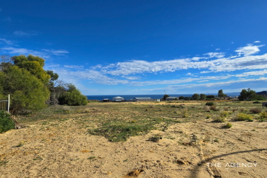 Residential Block For Sale - WA - Kalbarri - 6536 - Lots of room to play with  (Image 2)
