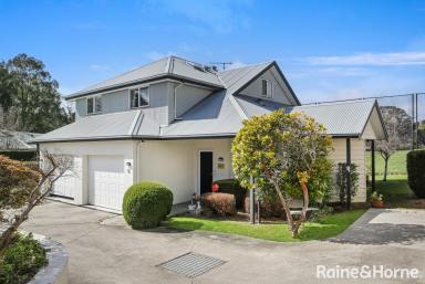 House For Sale - NSW - Moss Vale - 2577 - Golf Course Views & Effortless Villa Living (Image 2)