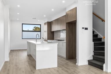 Townhouse For Sale - SA - Sturt - 5047 - BRAND-NEW TOWNHOUSE COMPLETED ONLY 1 NOW AVAILABLE (Image 2)