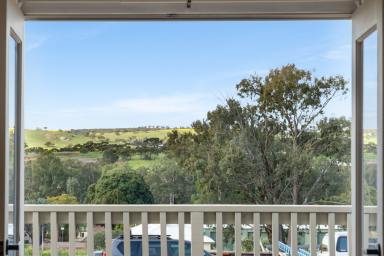 House For Sale - WA - Toodyay - 6566 - Everyone comments on the view.  (Image 2)