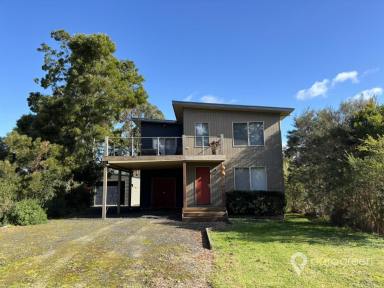 House For Lease - VIC - Port Franklin - 3964 - 3 BEDROOM 2 BATHROOM HOME IN PORT FRANKLIN  (Image 2)