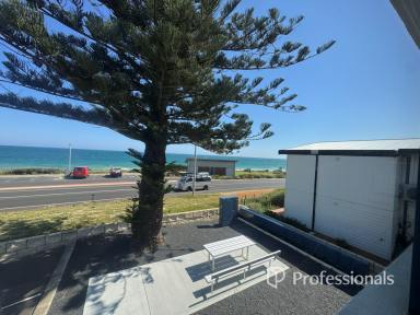 House For Lease - WA - Bunbury - 6230 - CHARMING OCEANVIEW RETREAT  (Image 2)