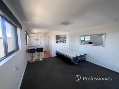 House For Lease - WA - Bunbury - 6230 - CHARMING OCEANVIEW RETREAT (Image 2)