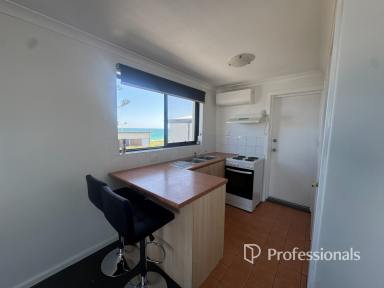 House For Lease - WA - Bunbury - 6230 - CHARMING OCEANVIEW RETREAT (Image 2)
