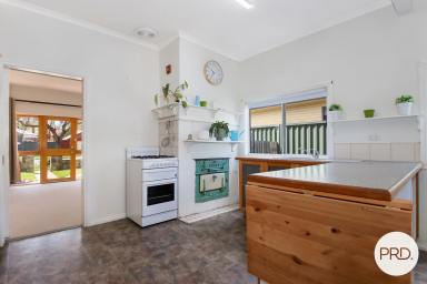 House Leased - NSW - Albury - 2640 - CENTRAL CHARACTER AND CHARM!  (Image 2)