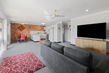 Townhouse For Sale - NSW - Raymond Terrace - 2324 - SPACIOUS TOWNHOUSE CLOSE TO TOWN  (Image 2)