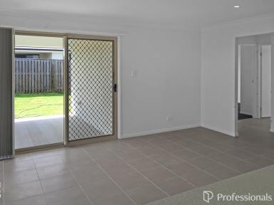 House For Sale - QLD - Blacks Beach - 4740 - Spacious Family Home in Prime Location - Strong Investment Opportunity! (Image 2)