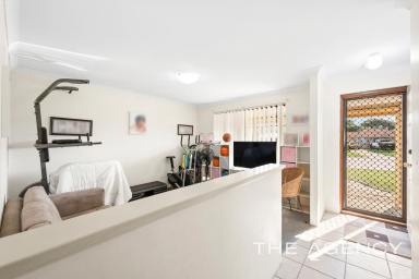 House For Sale - WA - Port Kennedy - 6172 - 4 Bedroom Family Home with Room to Grow (Image 2)