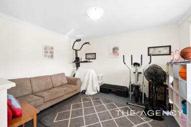 House For Sale - WA - Port Kennedy - 6172 - 4 Bedroom Family Home with Room to Grow (Image 2)