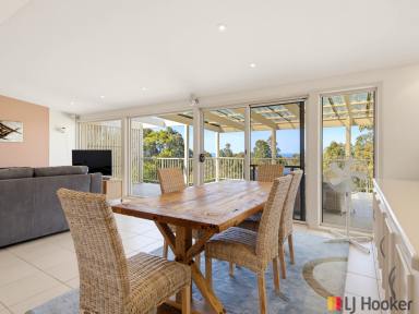 House For Sale - NSW - Catalina - 2536 - THE ENTERTAINER  (Image 2)