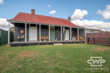 House For Sale - NSW - Emmaville - 2371 - Character Home with Space and Charm (Image 2)