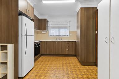 Unit For Sale - NSW - Mudgee - 2850 - SOLID INVESTMENT 5+% RETURN (Image 2)