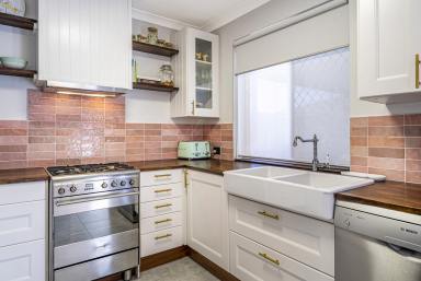 House For Sale - WA - Erskine - 6210 - EXCEPTIONAL ERSKINE HOME !!  (Image 2)