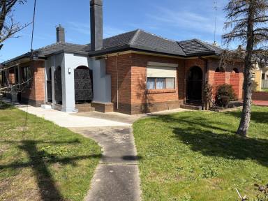 House Leased - VIC - Hamilton - 3300 - Quality Home in a Great Location (Image 2)