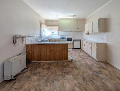 House For Sale - VIC - Swan Hill - 3585 - Family Living in a Convenient Swan Hill Location  (Image 2)