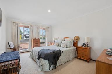 House For Sale - WA - Ferndale - 6148 - Picturesque Parkside Living (Image 2)