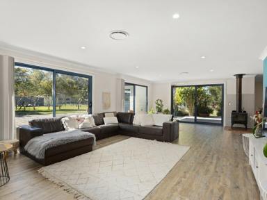 House For Lease - NSW - Old Bar - 2430 - LIFESTYLE ACREAGE ON THE COAST  (Image 2)