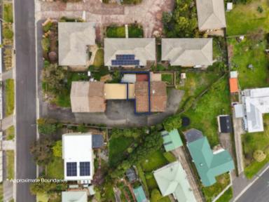 Unit For Sale - TAS - Lindisfarne - 7015 - Easy Living in Ultra-Convenient Location  (Image 2)