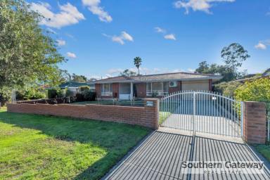 House For Sale - WA - Parmelia - 6167 - OLD-SCHOOL CHARM, FRESH NEW LOOK! (Image 2)