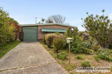 House For Sale - WA - Orelia - 6167 - BRING YOUR VISION TO THIS ORELIA CLASSIC (Image 2)