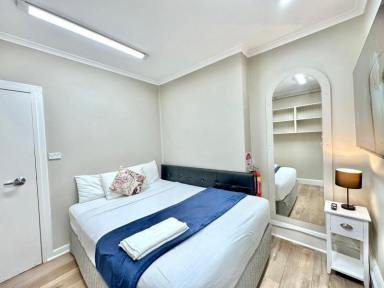 Apartment For Lease - NSW - Surry Hills - 2010 - Room for Rent in the Heart of Oxford Street (Image 2)