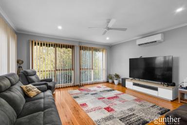House For Sale - VIC - Healesville - 3777 - Spacious Family Living on Half an Acre  (Image 2)