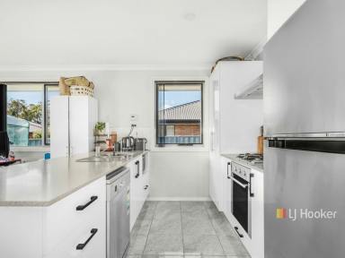 Unit For Sale - TAS - Port Sorell - 7307 - I Will Not Miss This One  (Image 2)