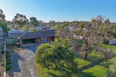 House For Sale - VIC - Elmore - 3558 - SOLID AV JENNINGS HOME ON A GENEROUS BLOCK  (Image 2)