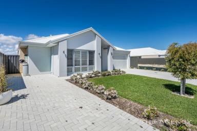 House For Sale - WA - Jindalee - 6036 - Live Beautifully, Moments from the Ocean (Image 2)