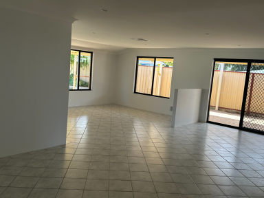 House For Sale - WA - Erskine - 6210 - BIG BLOCK - BIG WORKSHOP -BIG LIFESTYLE -BIG HOUSE - your Mandurah lifestyle awaits (Image 2)