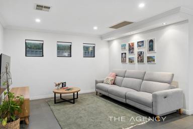 House For Sale - WA - Duncraig - 6023 - Refinement Meets Real Functionality! (Image 2)